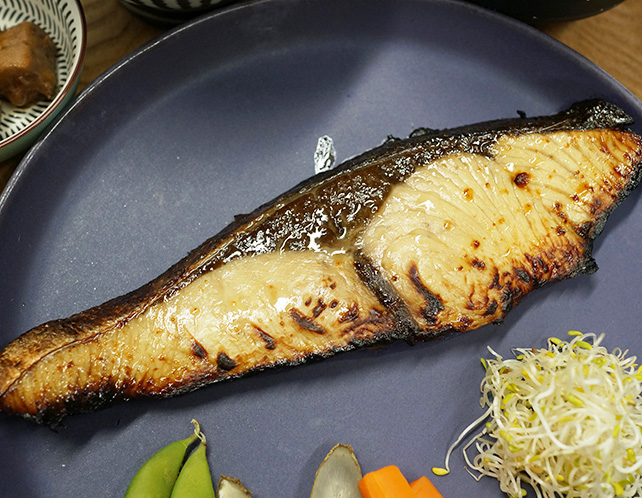 天然鰤味噌漬とごはん
